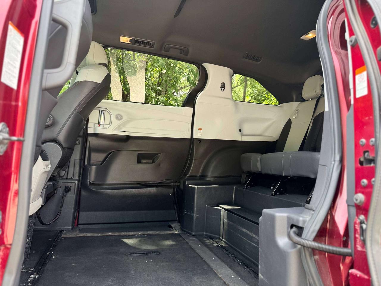 2021 Toyota Sienna XSE AWD   WheelChair Accessible! Photo