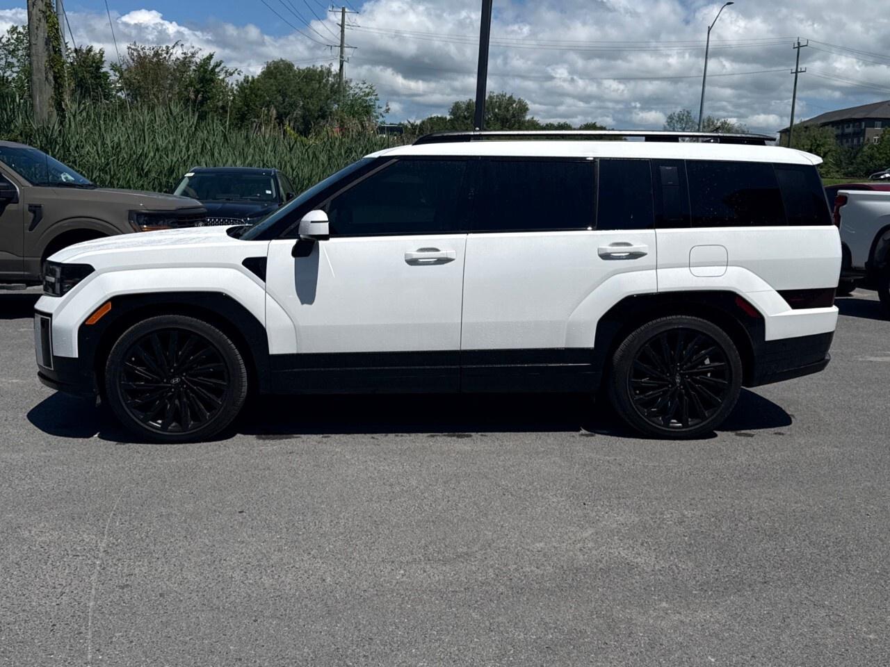 2025 Hyundai Santa Fe ULTIMATE   CALLIGRAPHY   AWD   MOONROOF Photo