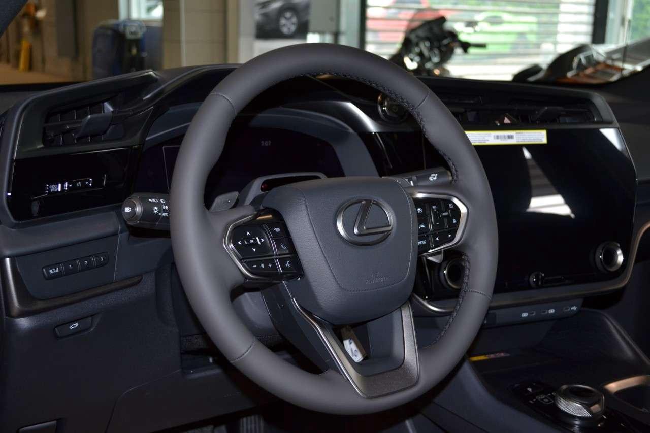 2026 Lexus Others LUXURY Photo3