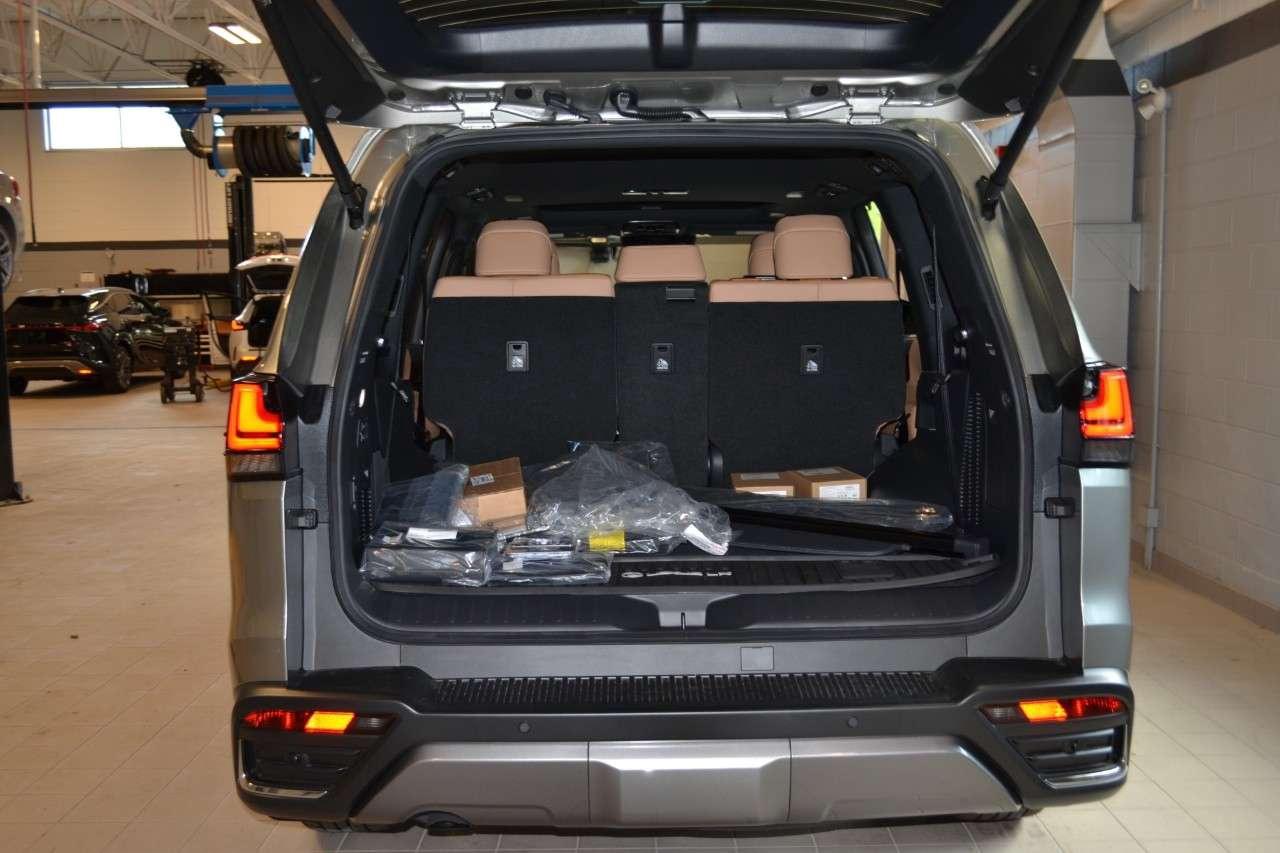 2026 Lexus LX 600 LUXURY Photo