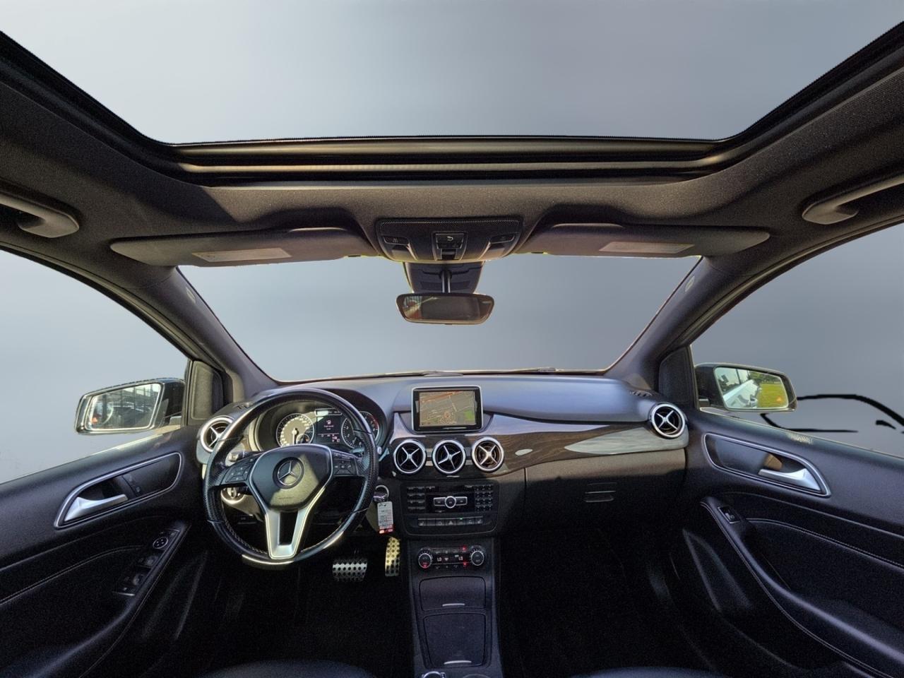 2013 Mercedes-Benz B-Class B250 Sports Tourer * NO ACCIDENTS / PANORAMIC / LE Photo
