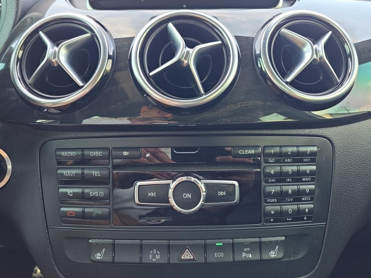 2013 Mercedes-Benz B-Class B250 Sports Tourer * NO ACCIDENTS / PANORAMIC / LE Photo