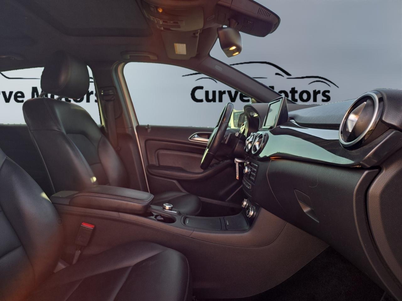 2013 Mercedes-Benz B-Class B250 Sports Tourer * NO ACCIDENTS / PANORAMIC / LE Photo