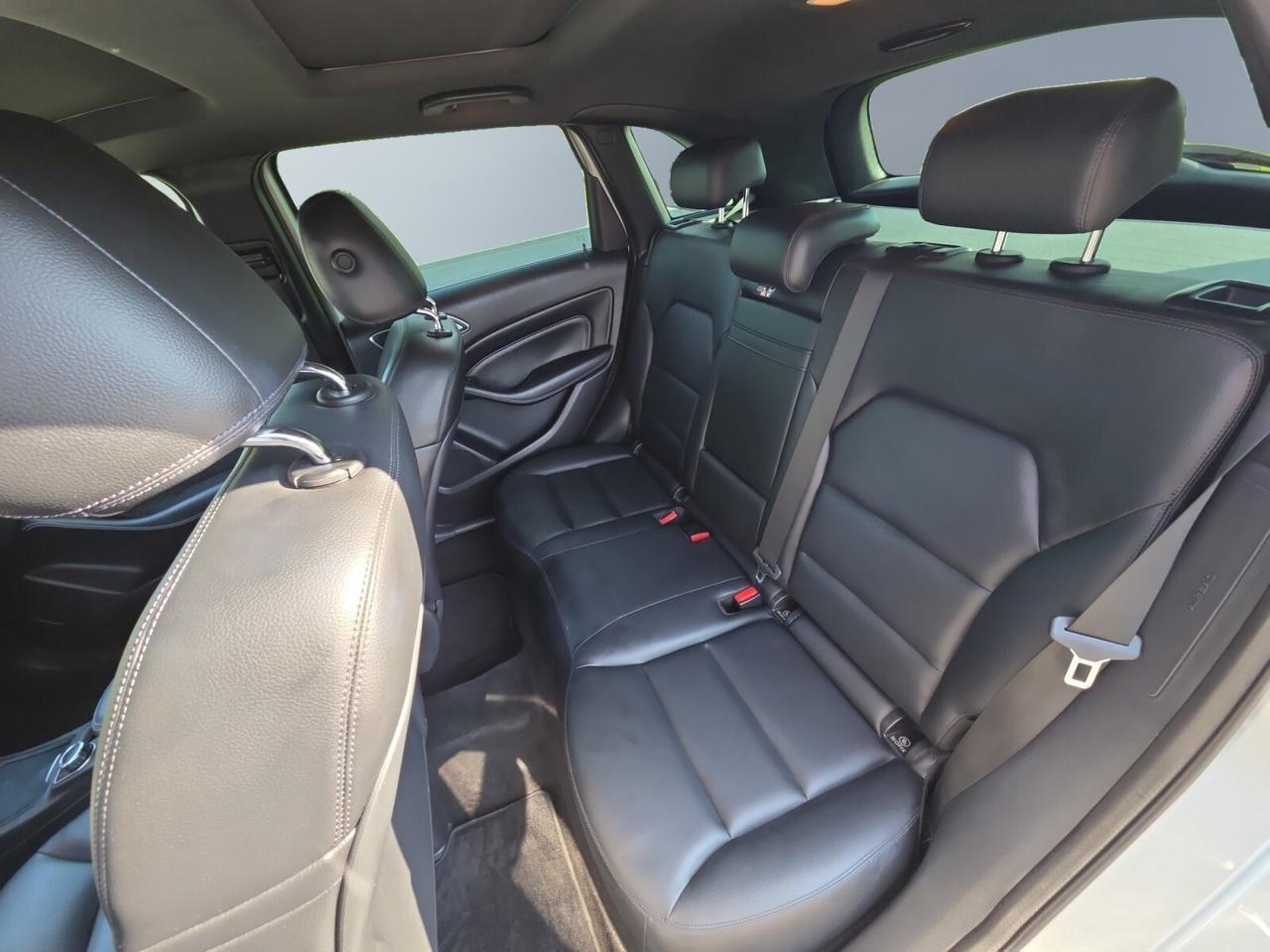 2013 Mercedes-Benz B-Class B250 Sports Tourer * NO ACCIDENTS / PANORAMIC / LE Photo