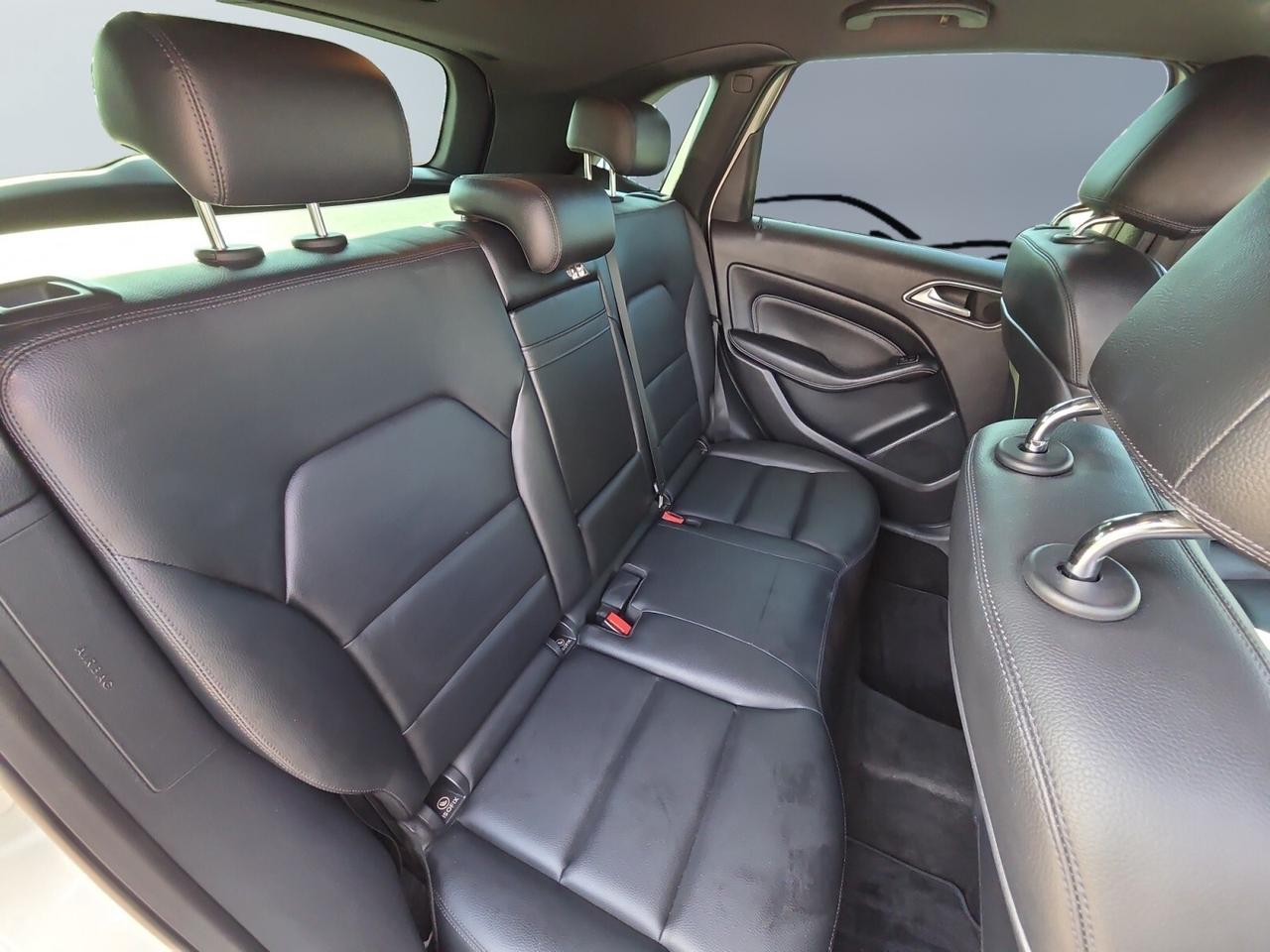 2013 Mercedes-Benz B-Class B250 Sports Tourer * NO ACCIDENTS / PANORAMIC / LE Photo