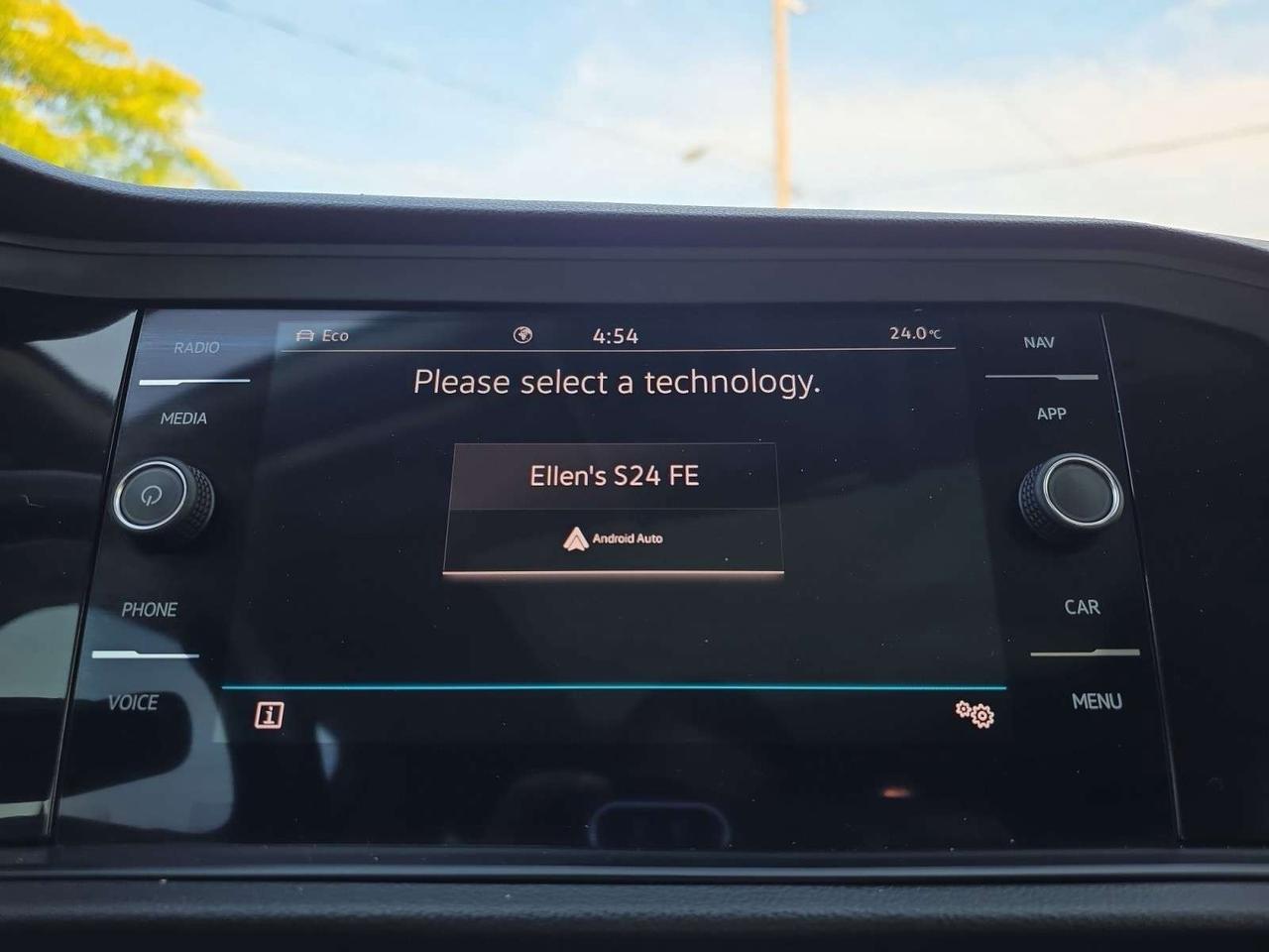 2024 Volkswagen Jetta Highline Auto * CARPLAY / ROOF / NAVIGATION / CAMERA / DRIVER ASSIST Photo
