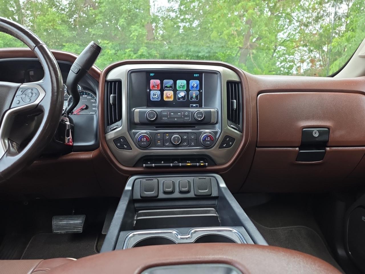 2017 Chevrolet Silverado 1500 4WD Crew Cab 143.5 High Country * SUNROOF / NAVIGA Photo