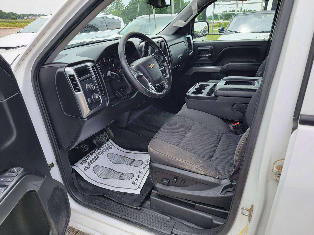 2017 Chevrolet Silverado 1500 LT Photo