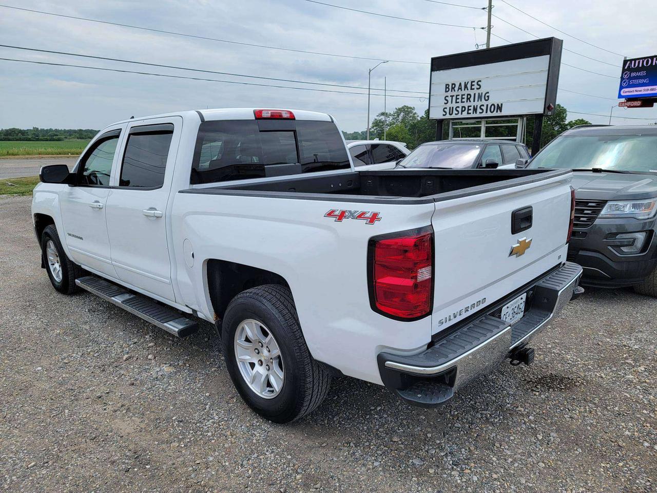 2017 Chevrolet Silverado 1500 LT Photo5