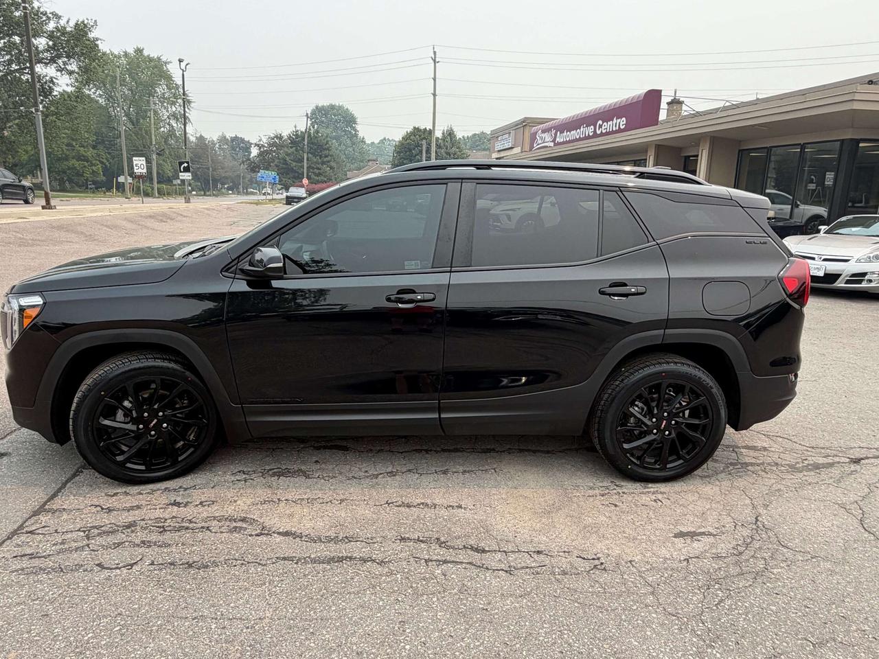 2024 GMC Terrain SLE/HEATED SEATS/PWR ROOF/REMOTE START/CALL PICTON Photo