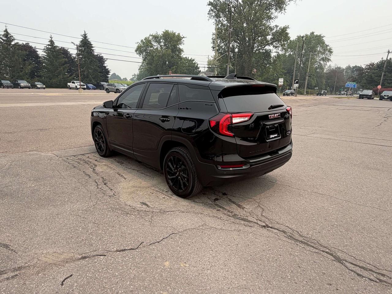 2024 GMC Terrain SLE/HEATED SEATS/PWR ROOF/REMOTE START/CALL PICTON Photo