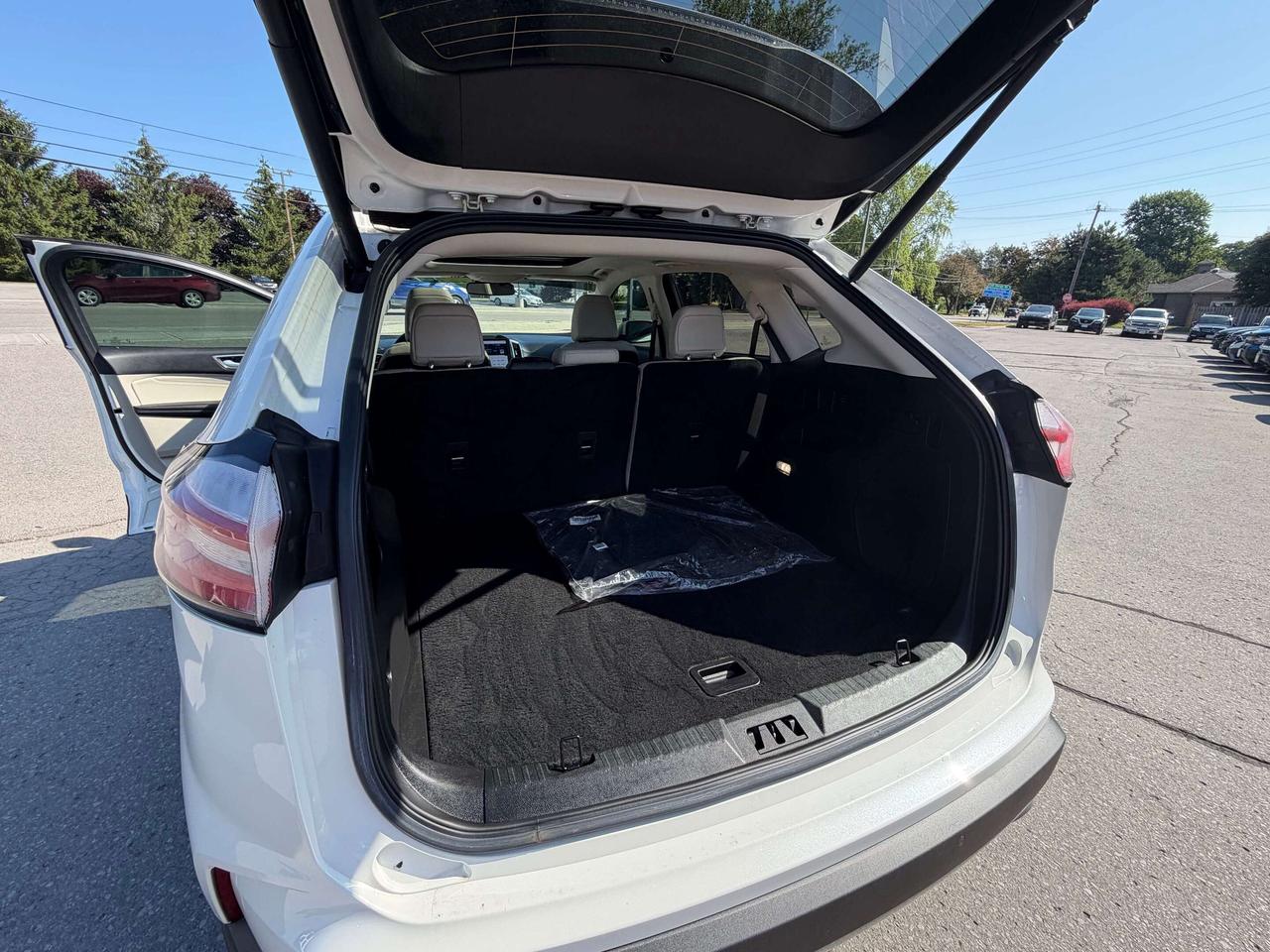 2023 Ford Edge TITANIUM/LOADED!!/CALL PICTON 613-476-2188 Photo