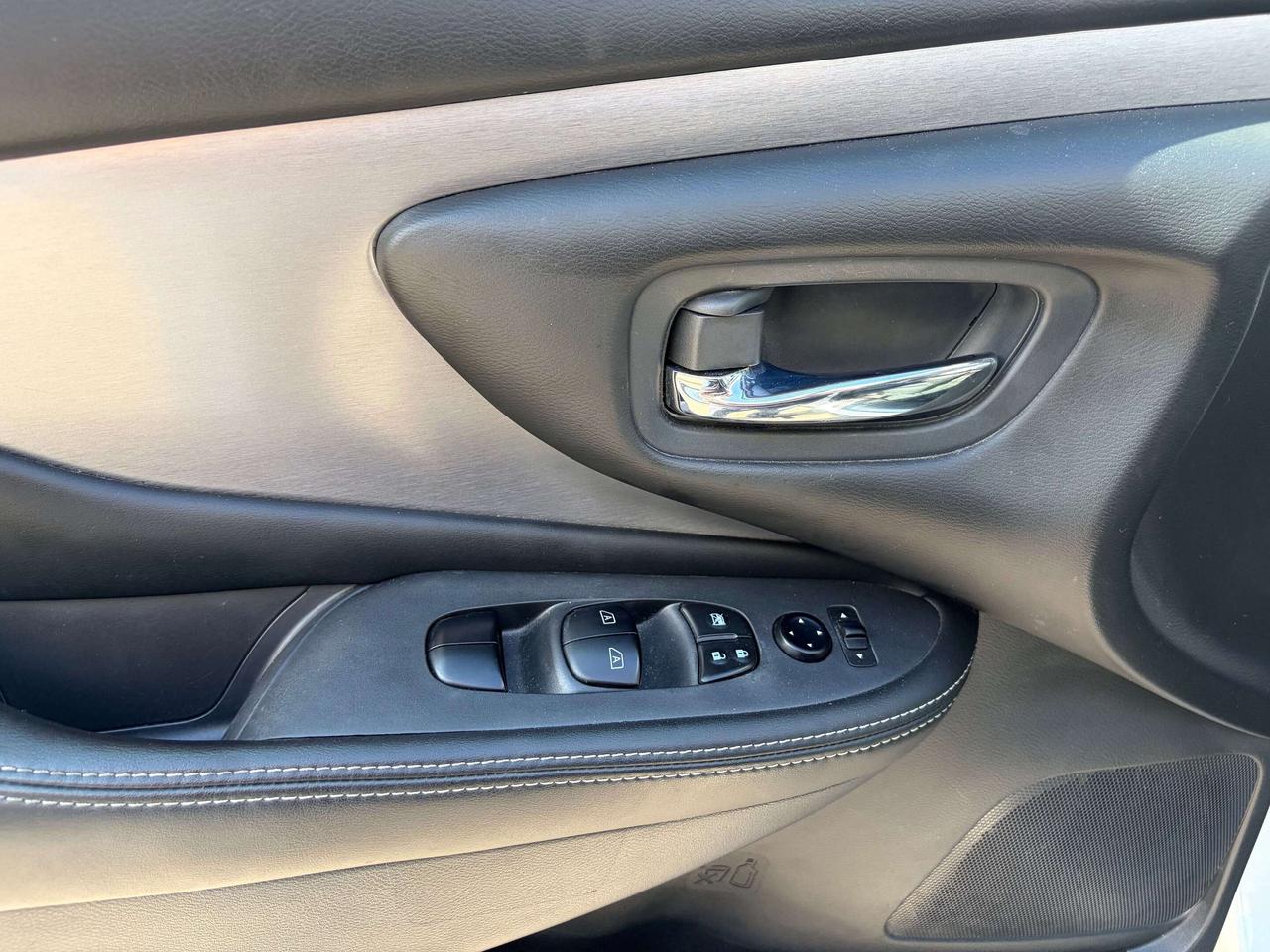 2022 Nissan Murano SV AWD Panoramic Roof   Navigation Photo