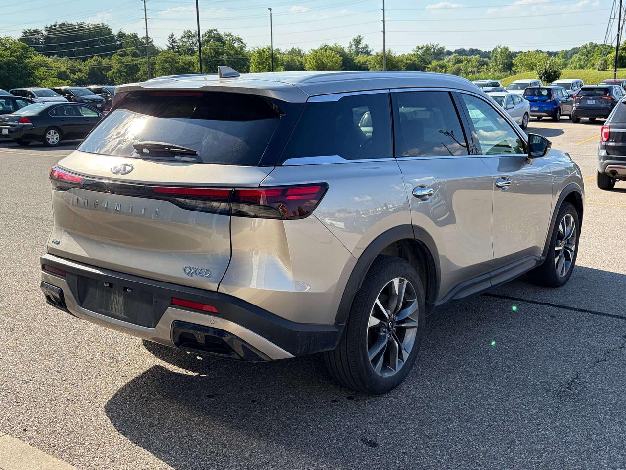 2024 Infiniti QX60 LUXE Sunroof/Moonroof AWD Photo