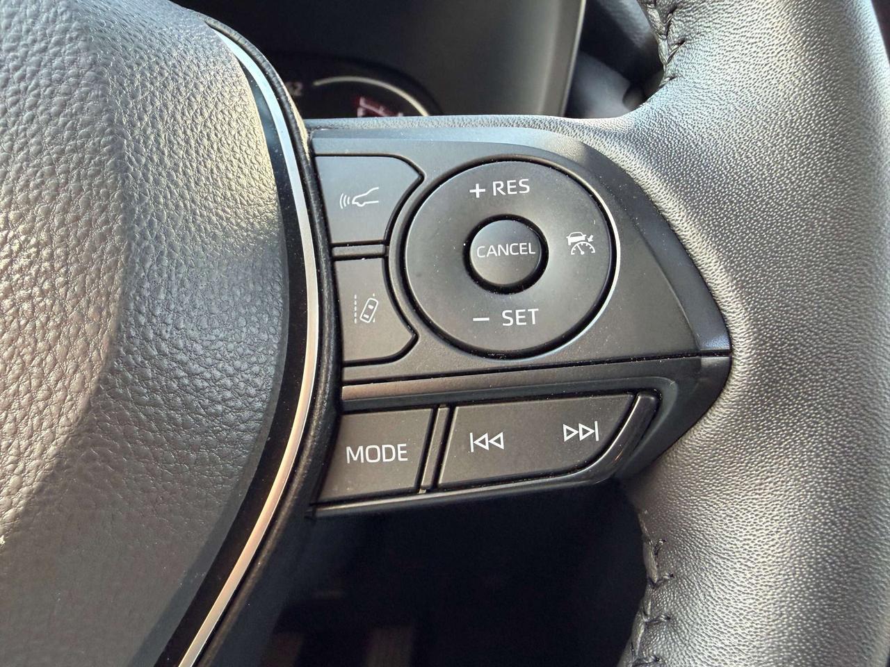 2025 Toyota RAV4 XLE   Clean Carfax Photo