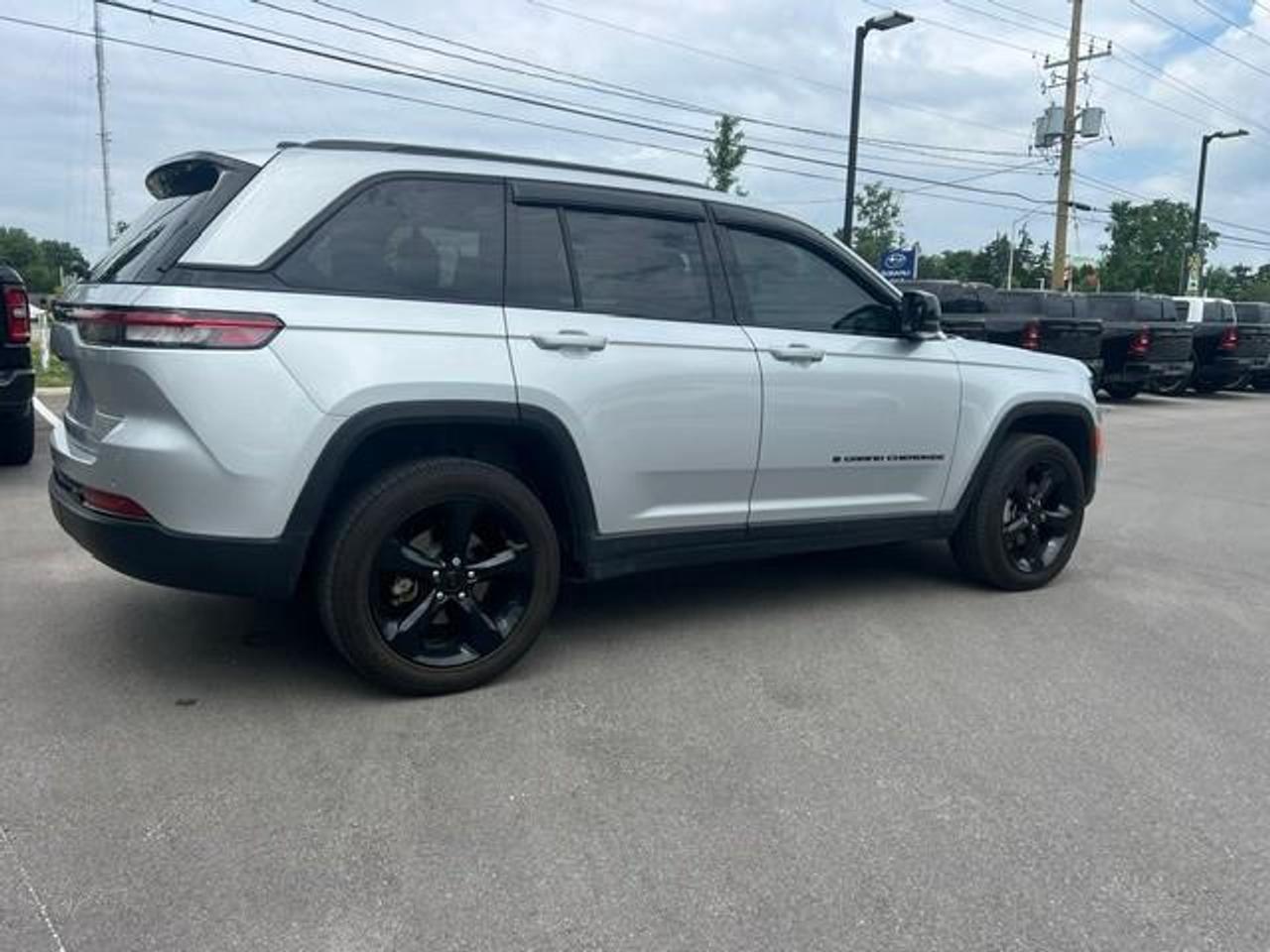 2025 Jeep Grand Cherokee Laredo 4dr 4x4 Photo