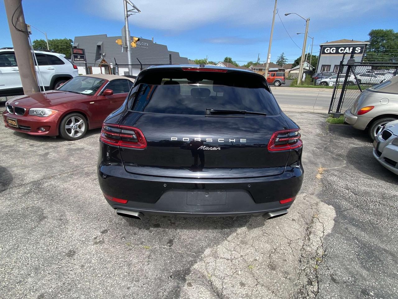 2018 Porsche Macan AWD Photo
