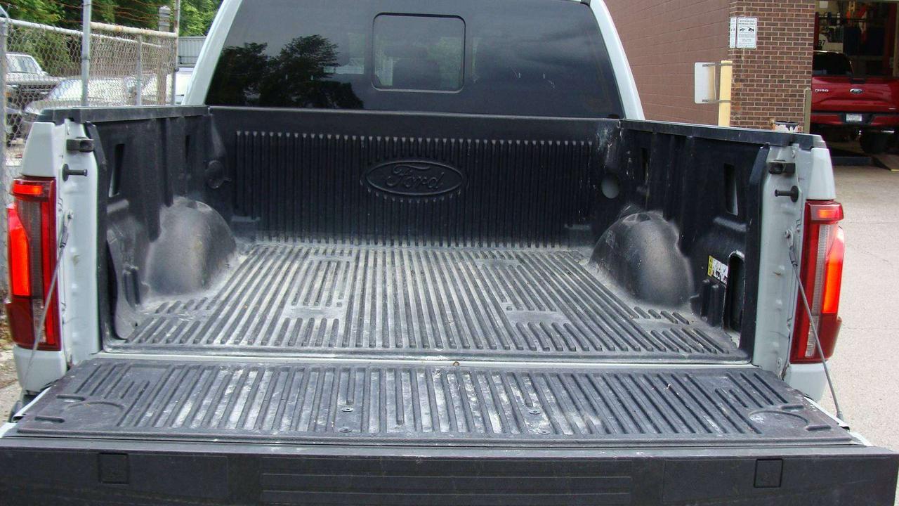 2024 Ford F-150 LARIAT POWERBOOST FULL-HYBRID Photo
