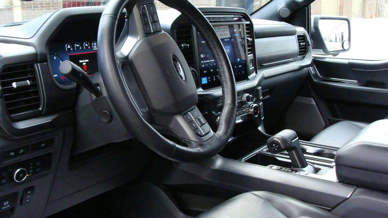 2024 Ford F-150 LARIAT POWERBOOST FULL-HYBRID Photo