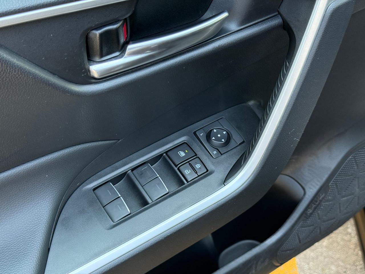 2023 Toyota RAV4 Hybrid SE   AWD   HYBRID   NO ACCIDENT   ONE OWNER Photo