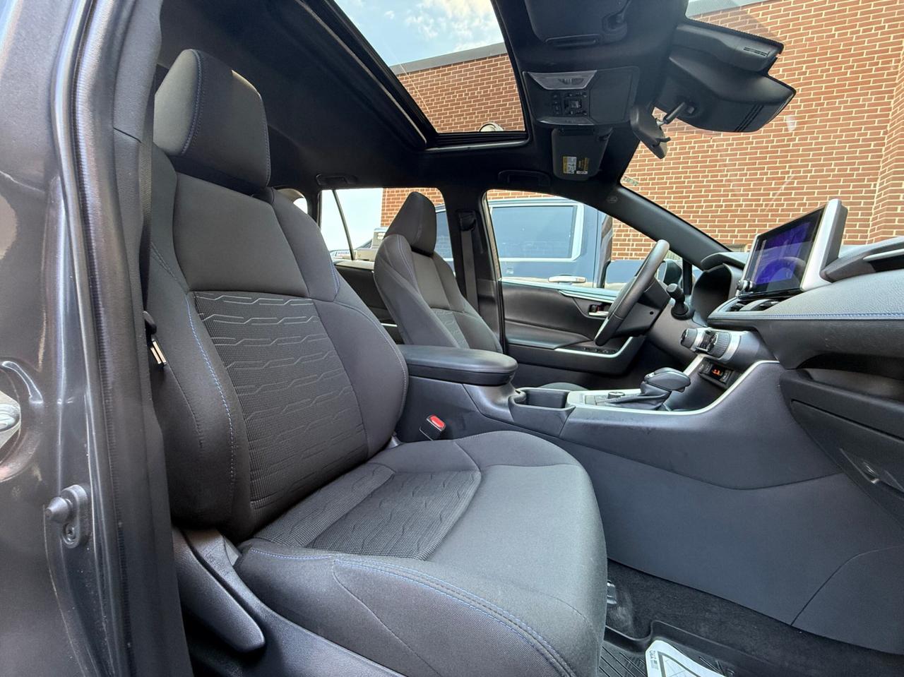 2023 Toyota RAV4 Hybrid SE   AWD   HYBRID   NO ACCIDENT   ONE OWNER Photo