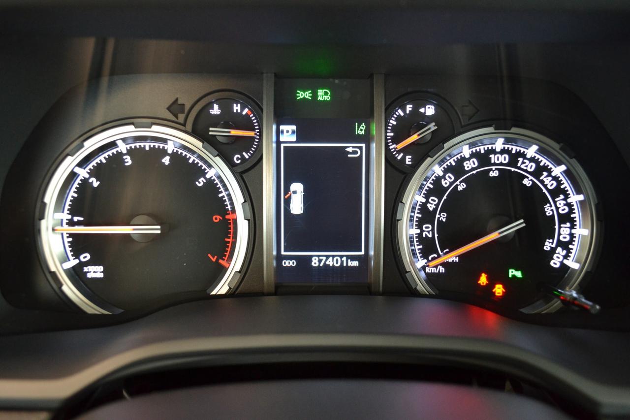 2022 Toyota 4Runner 4WD Photo4