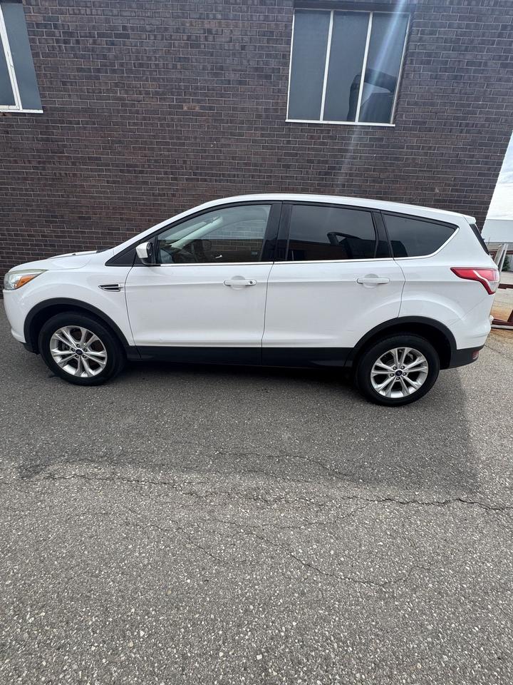 2016 Ford Escape 4WD SE Photo