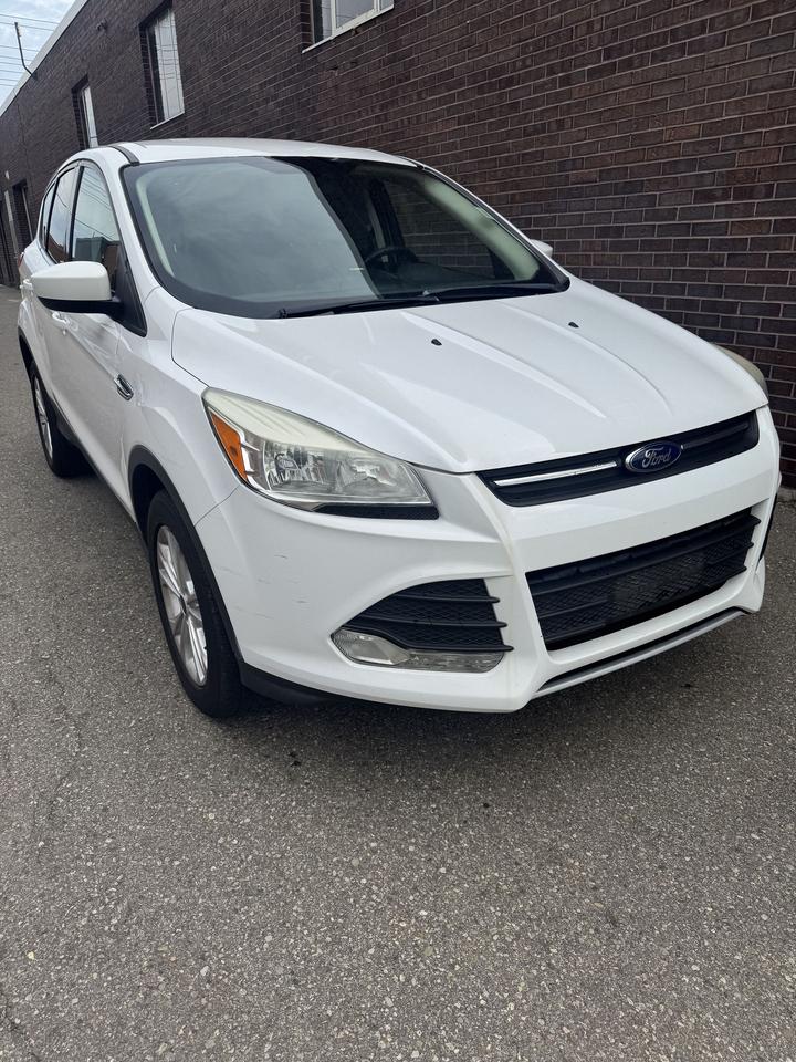 2016 Ford Escape 4WD SE Photo