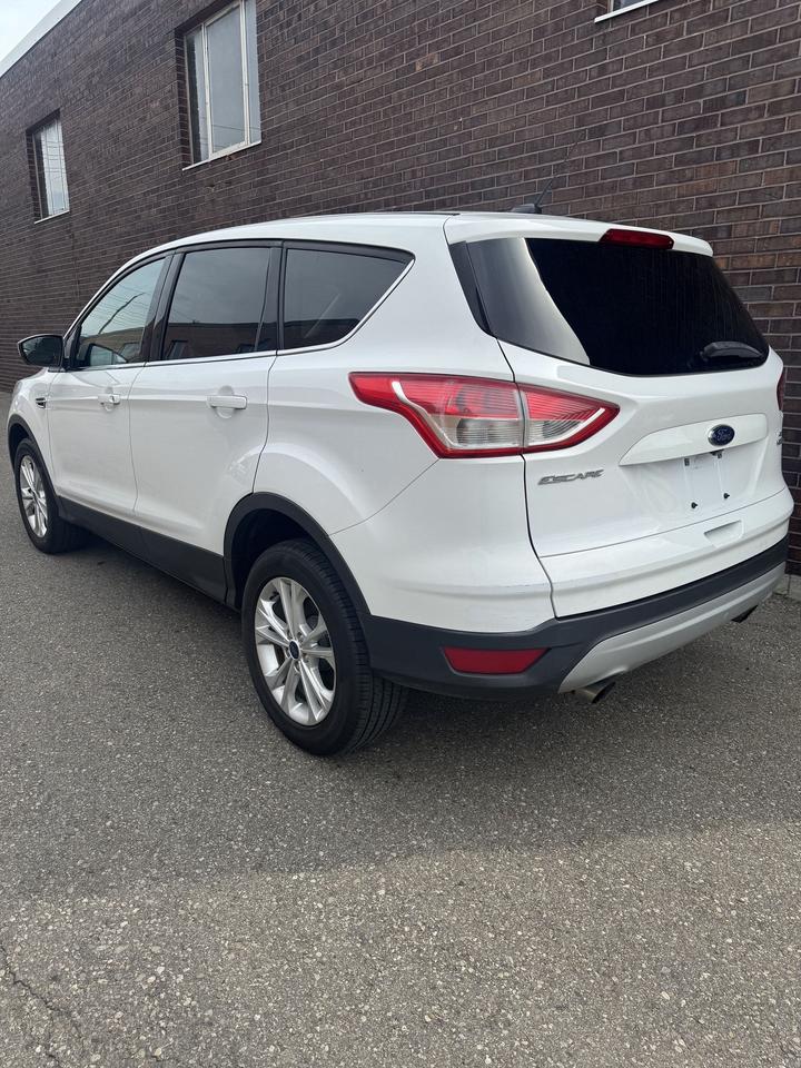 2016 Ford Escape 4WD SE Photo