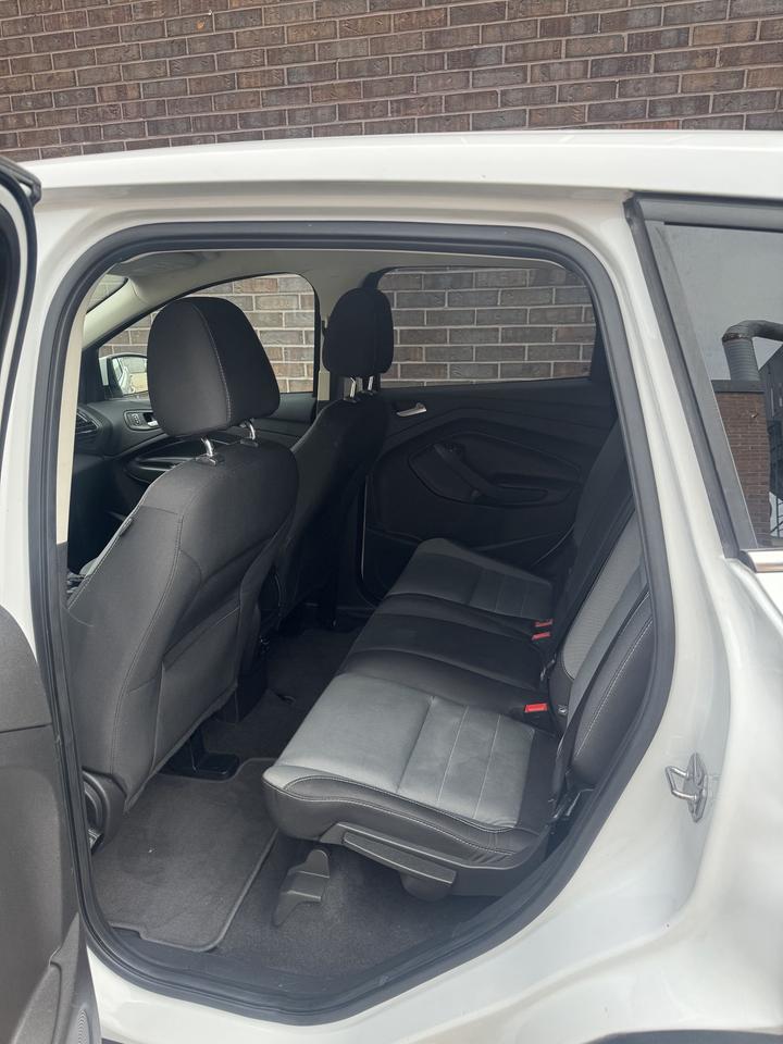 2016 Ford Escape 4WD SE Photo