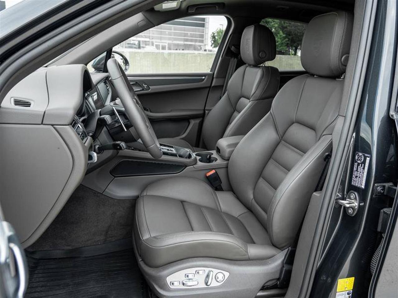 2026 Porsche Macan AWD Premium Pkg Plus 20 Macan S Wheels in Highly P Photo