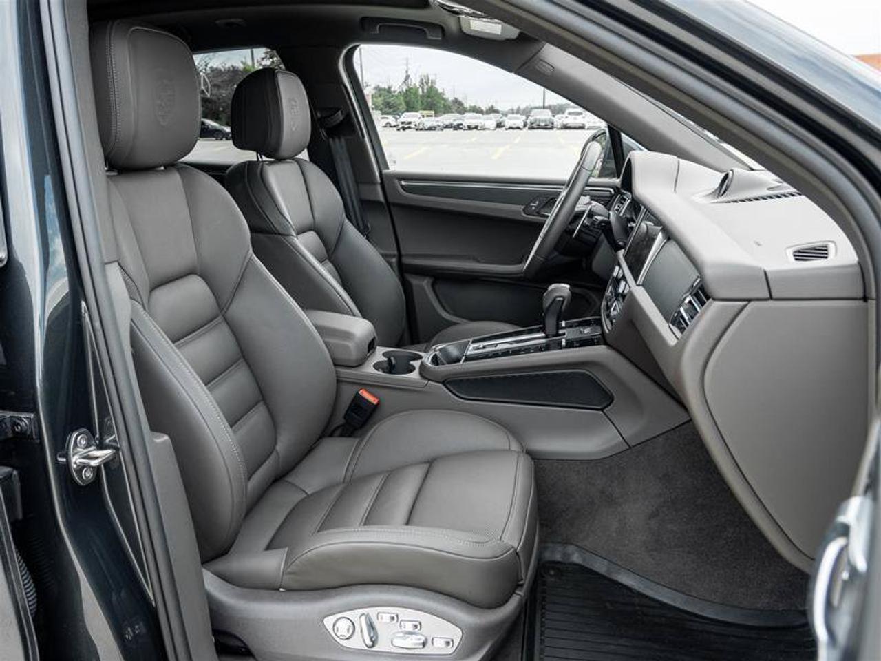 2026 Porsche Macan AWD Premium Pkg Plus 20 Macan S Wheels in Highly P Photo