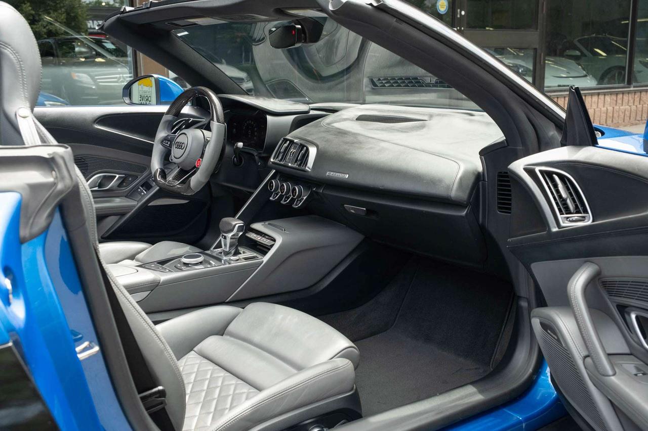 2017 Audi R8 V10 quattro 7A Photo
