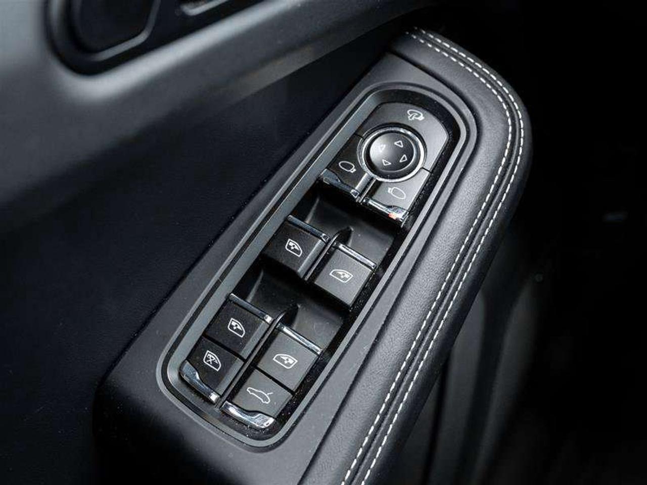 2025 Porsche Macan GTS AWD Premium Pkg Plus Sport Chrono Pkg Porsche Torque Vectoring Plus  Surround View Photo