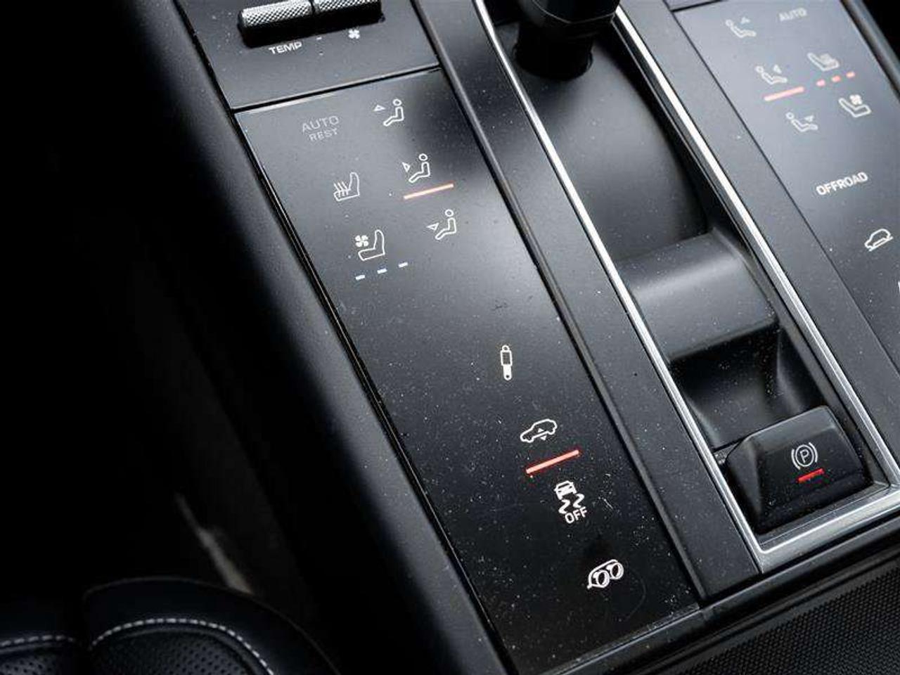 2025 Porsche Macan GTS AWD Premium Pkg Plus Sport Chrono Pkg Porsche Torque Vectoring Plus  Surround View Photo