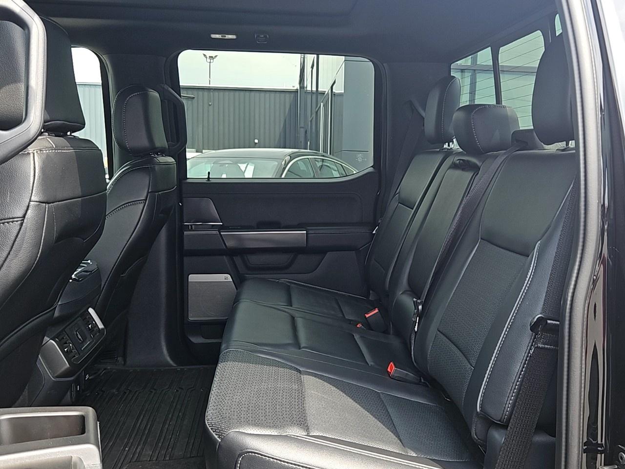2024 Ford F-150 Lariat 4WD SuperCrew 5.5' Box Photo4
