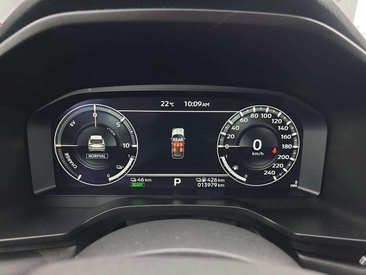 2025 Mitsubishi Outlander SE   NO ACCIDENTS EV RANGE 61KM GAS 687KM Photo