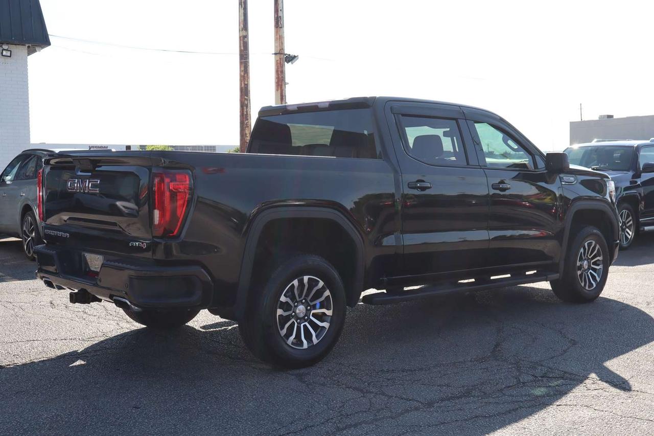 2019 GMC Sierra 1500 AT4 CREW CAB 4WD Photo