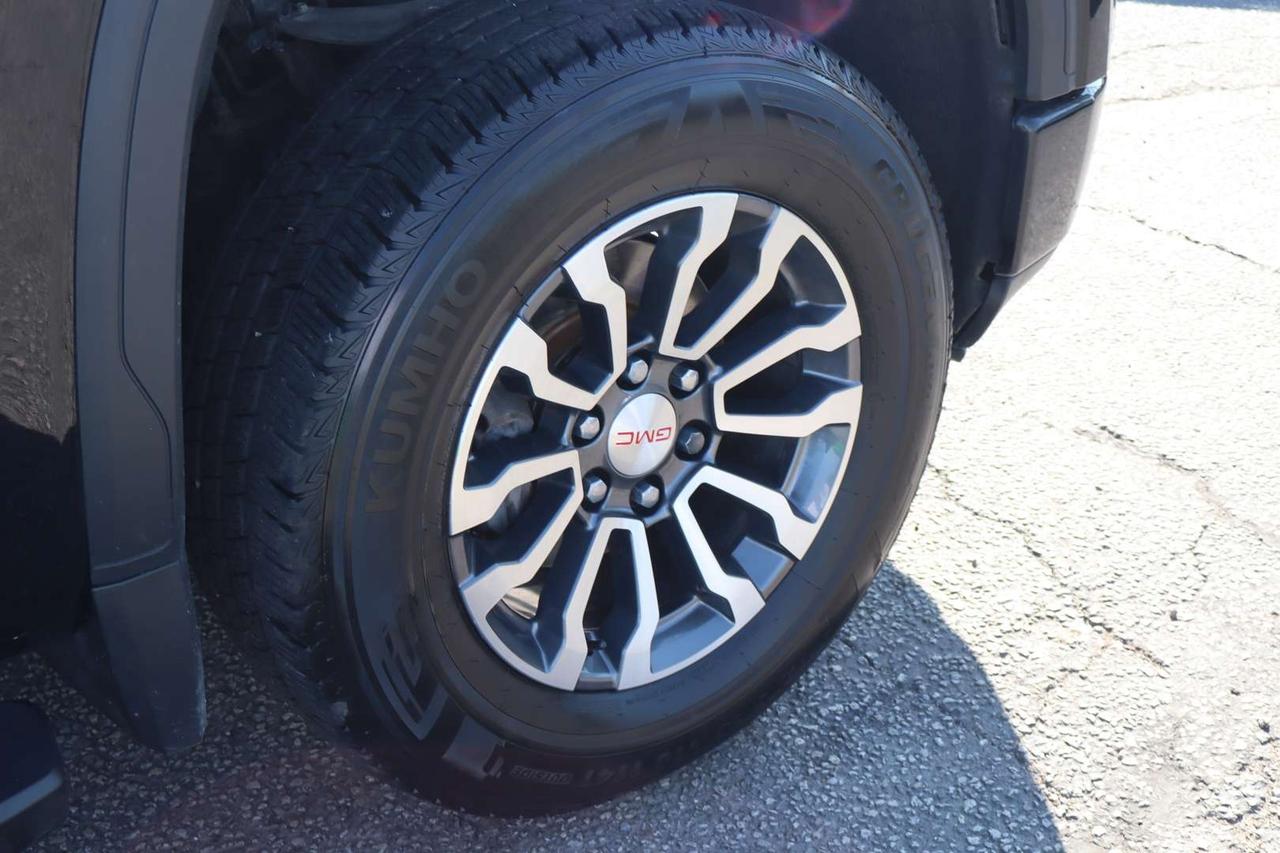 2019 GMC Sierra 1500 AT4 CREW CAB 4WD Photo