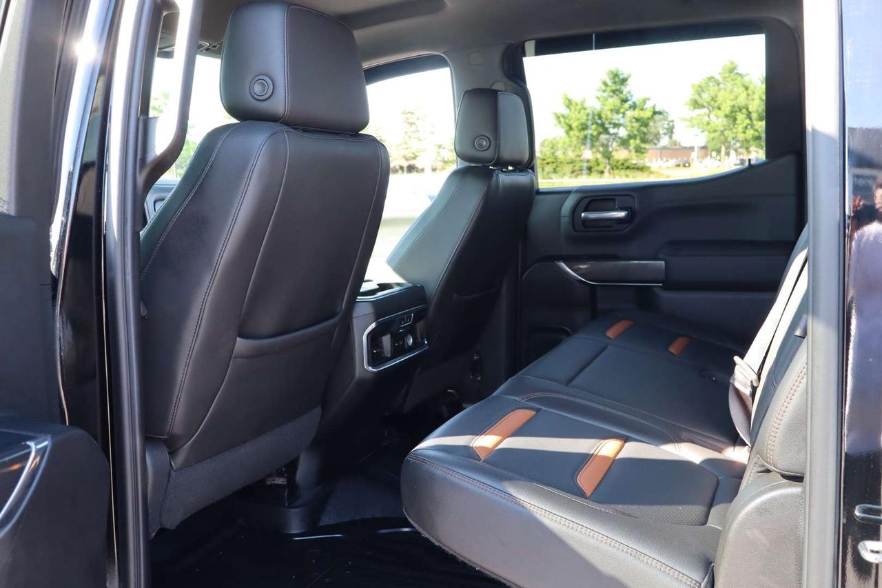 2019 GMC Sierra 1500 AT4 CREW CAB 4WD Photo