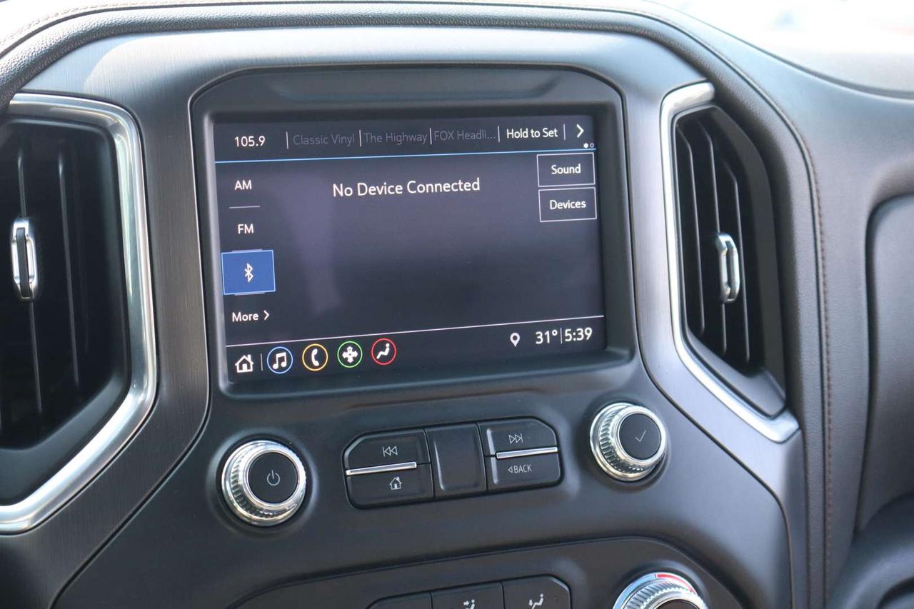 2019 GMC Sierra 1500 AT4 CREW CAB 4WD Photo
