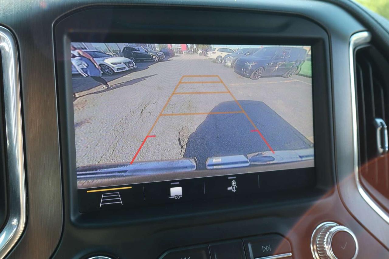 2019 GMC Sierra 1500 AT4 CREW CAB 4WD Photo