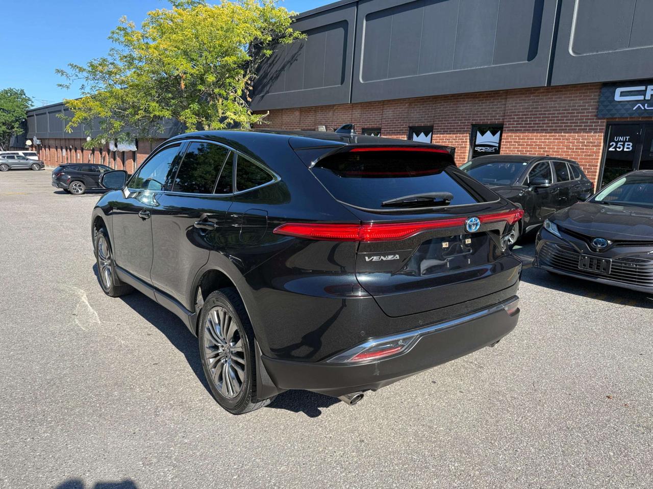 2024 Toyota Venza LIMITED AWD , ONE OWNER, PANORAMIC ROOF, LEATHER Photo