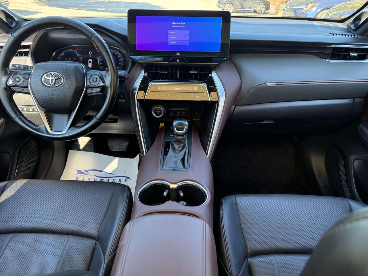 2024 Toyota Venza LIMITED AWD , ONE OWNER, PANORAMIC ROOF, LEATHER Photo
