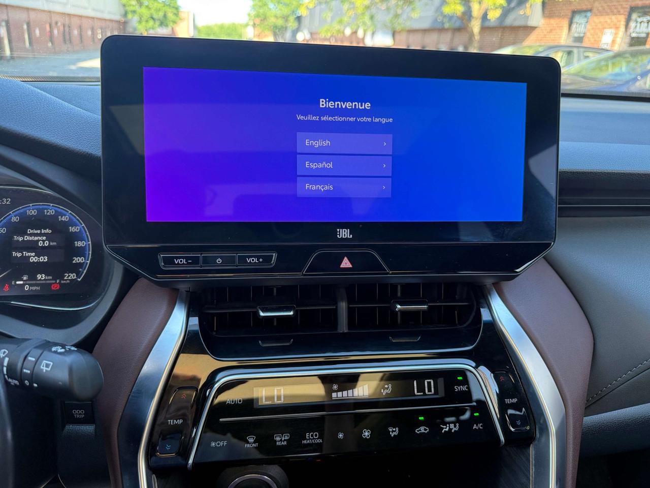 2024 Toyota Venza LIMITED AWD , ONE OWNER, PANORAMIC ROOF, LEATHER Photo