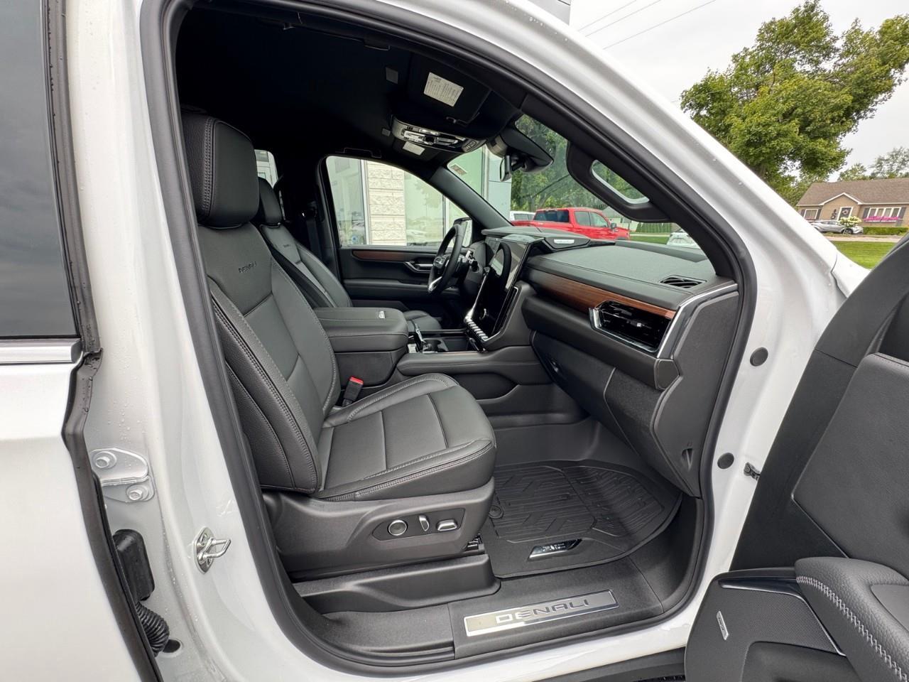 2026 GMC Yukon Denali 4dr 4x4 Photo