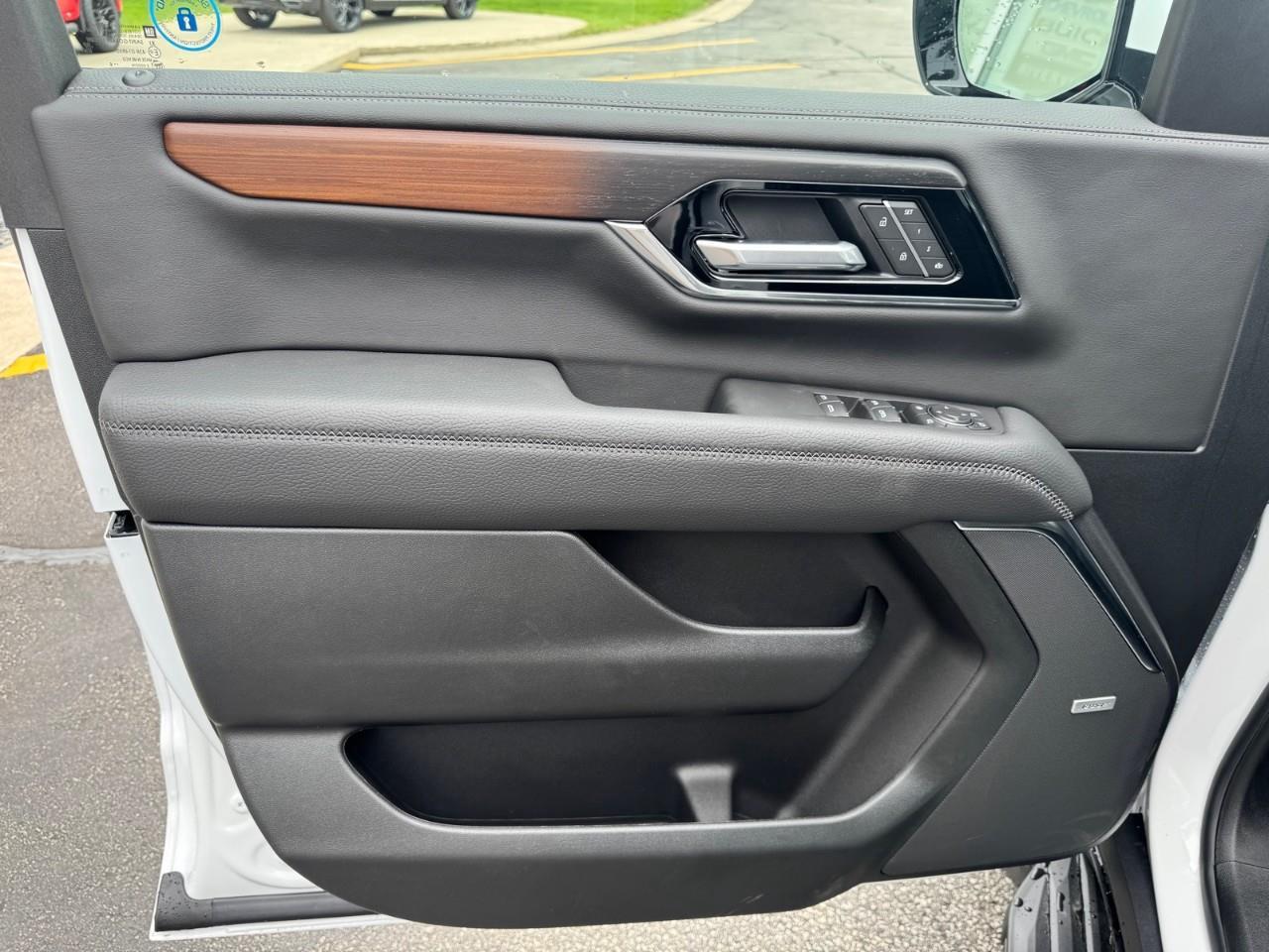 2026 GMC Yukon Denali 4dr 4x4 Photo