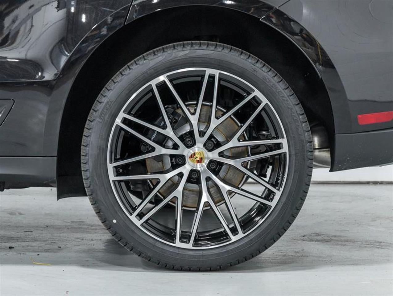 2026 Porsche Macan  Photo