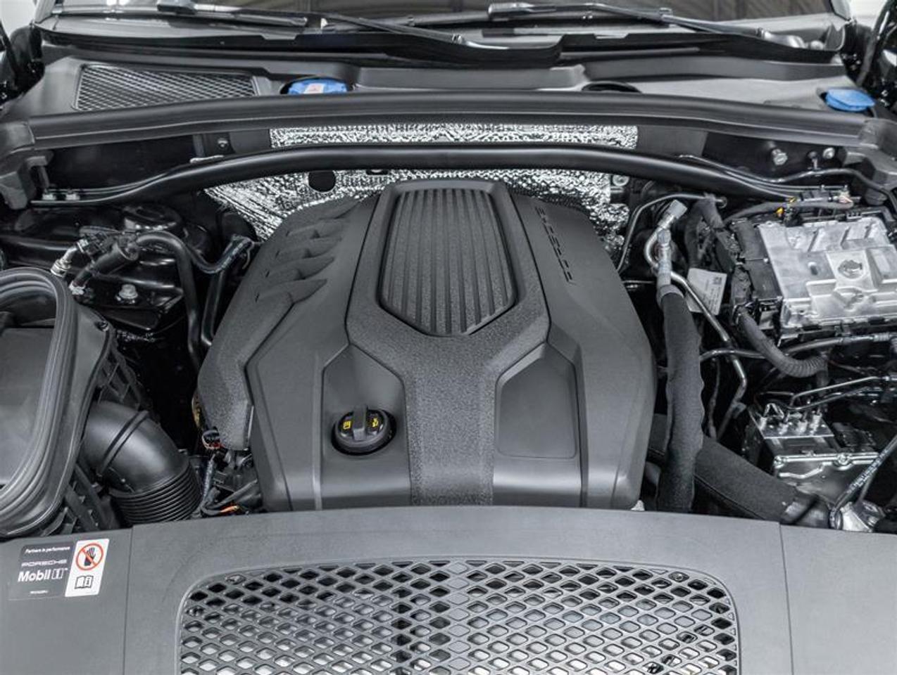 2026 Porsche Macan  Photo