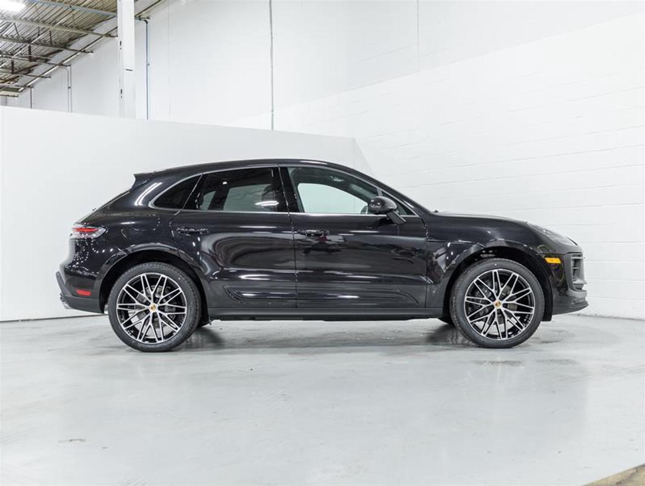 2026 Porsche Macan  Photo